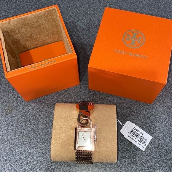 TORY BURCH SURREY ROSEGOLD LADIES LOCK WATCH, MESH BAND D6 - Picture 4 of 11